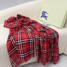🆕 P🆕 。burberry。Bur新款复古格子,show款限量,一如既往的经典格子,流行了100年都没有过时,最经典的 🆕 P🆕 。burberry。Bur新款复古格子,show款限量,一如既往的经典格子,流行了100年都没有过时,最经典的
