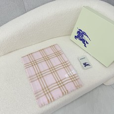 🆕 P🆕 。burberry。Bur新款复古格子,show款限量,一如既往的经典格子,流行了100年都没有过时,最经典的 🆕 P🆕 。burberry。Bur新款复古格子,show款限量,一如既往的经典格子,流行了100年都没有过时,最经典的