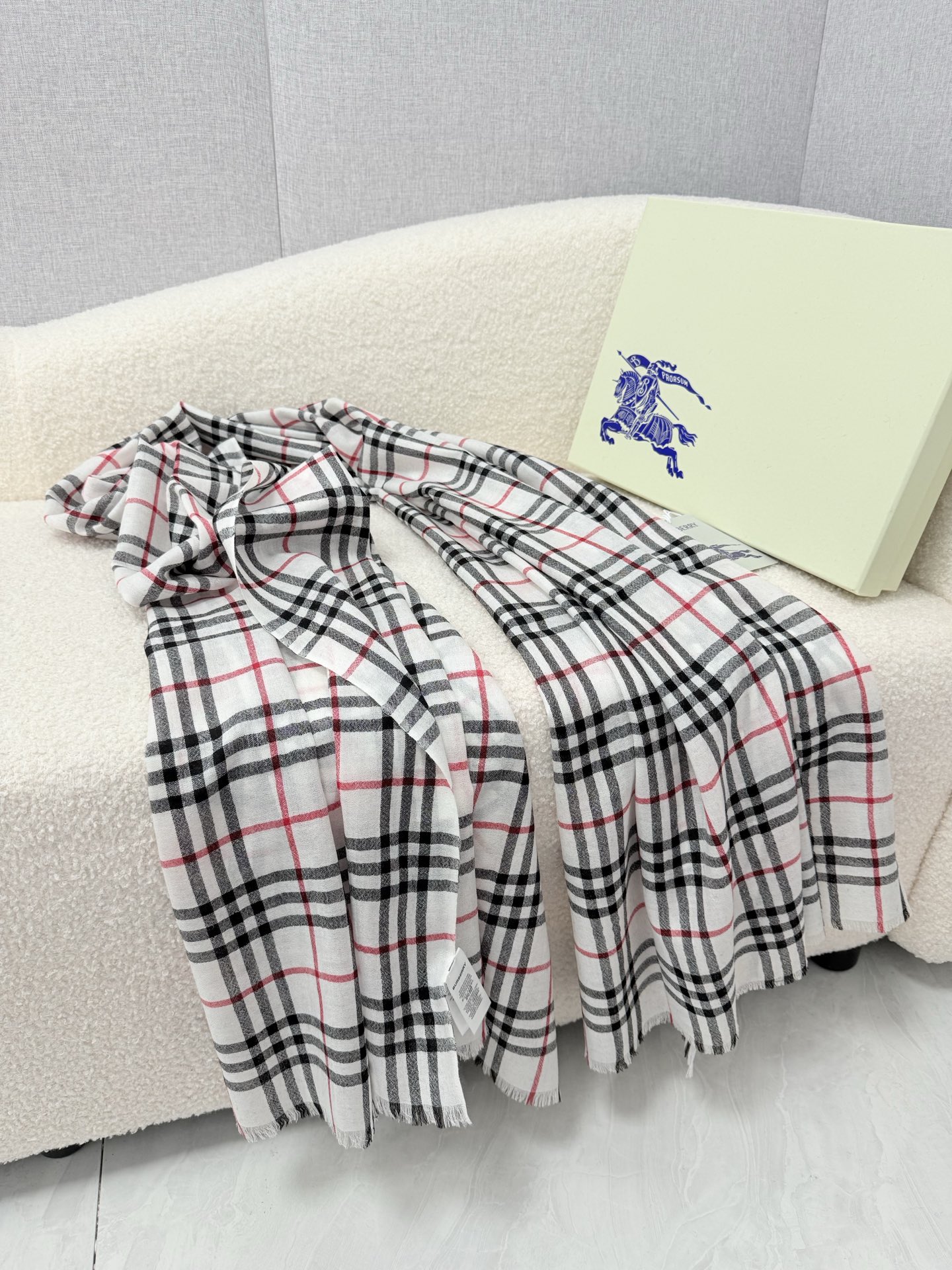 🆕 P🆕 。burberry。Bur新款复古格子，show款限量，一如既往的经典格子，流行了100年都没有过时，最经典的