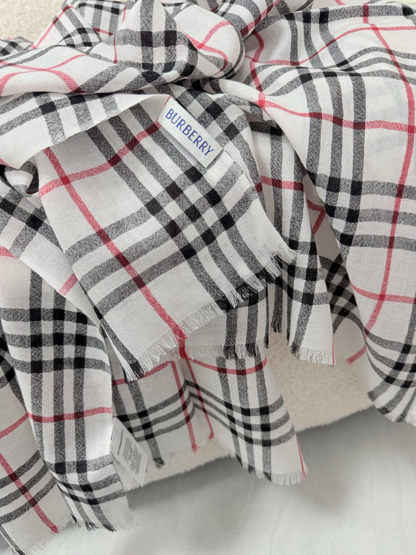 🆕 P🆕 。burberry。Bur新款复古格子，show款限量，一如既往的经典格子，流行了100年都没有过时，最经典的