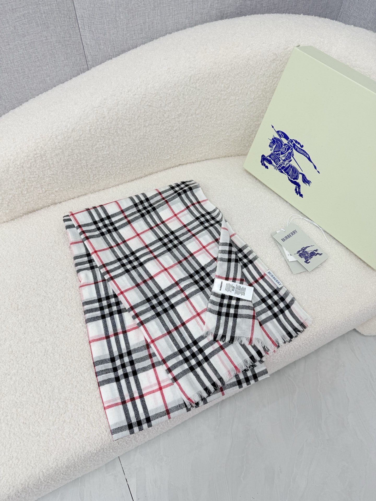 🆕 P🆕 。burberry。Bur新款复古格子，show款限量，一如既往的经典格子，流行了100年都没有过时，最经典的