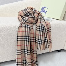 🆕 P🆕 。burberry。Bur新款复古格子,show款限量,一如既往的经典格子,流行了100年都没有过时,最经典的 🆕 P🆕 。burberry。Bur新款复古格子,show款限量,一如既往的经典格子,流行了100年都没有过时,最经典的