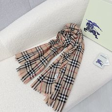 🆕 P🆕 。burberry。Bur新款复古格子,show款限量,一如既往的经典格子,流行了100年都没有过时,最经典的 🆕 P🆕 。burberry。Bur新款复古格子,show款限量,一如既往的经典格子,流行了100年都没有过时,最经典的