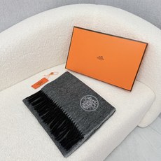 🆕 P🆕 。H家。【双面男士羊绒围巾】3个色!感觉有了它真心不会再爱了.QC手里扣下的.真正专柜正品.全部今年最新log 🆕 P🆕 。H家。【双面男士羊绒围巾】3个色!感觉有了它真心不会再爱了.QC手里扣下的.真正专柜正品.全部今年最新log