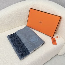 🆕 P🆕 。H家。【双面男士羊绒围巾】3个色!感觉有了它真心不会再爱了.QC手里扣下的.真正专柜正品.全部今年最新log 🆕 P🆕 。H家。【双面男士羊绒围巾】3个色!感觉有了它真心不会再爱了.QC手里扣下的.真正专柜正品.全部今年最新log