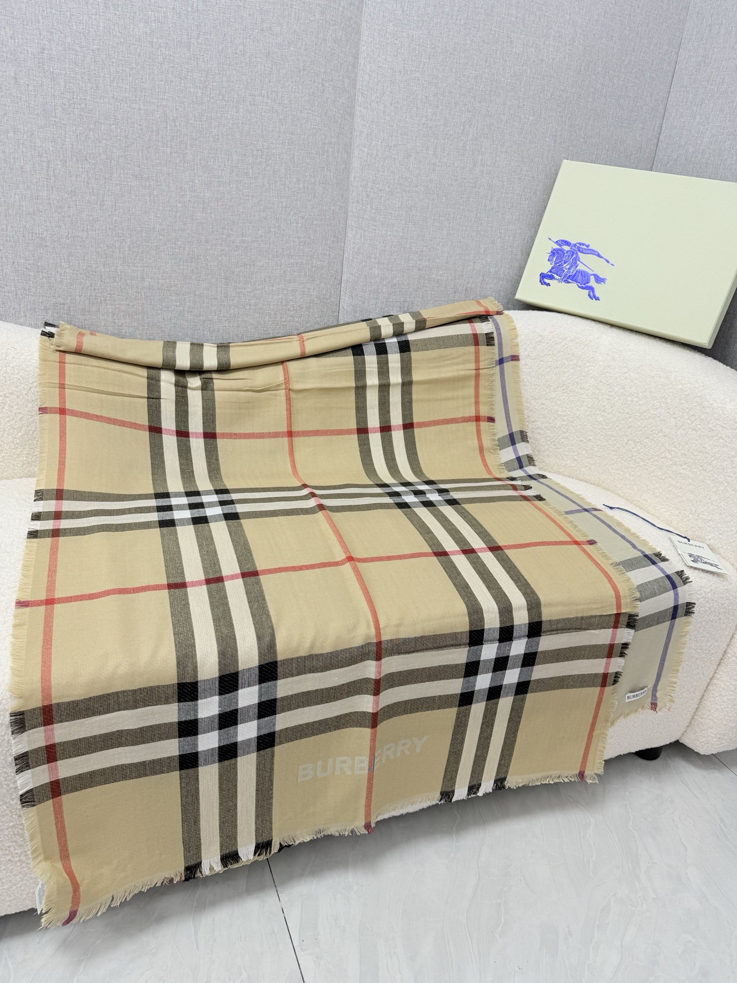 🆕 P🆕 。Bu家。 Bur难得尾单,Qc盯了一个月才拿出来的重磅极品好货,国内专柜没上的款,牛气满满TB系列限量款❗️ 🆕 P🆕 。Bu家。 Bur难得尾单,Qc盯了一个月才拿出来的重磅极品好货,国内专柜没上的款,牛气满满TB系列限量款❗️