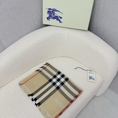 🆕 P🆕 。Bu家。 Bur难得尾单,Qc盯了一个月才拿出来的重磅极品好货,国内专柜没上的款,牛气满满TB系列限量款❗️ 🆕 P🆕 。Bu家。 Bur难得尾单,Qc盯了一个月才拿出来的重磅极品好货,国内专柜没上的款,牛气满满TB系列限量款❗️