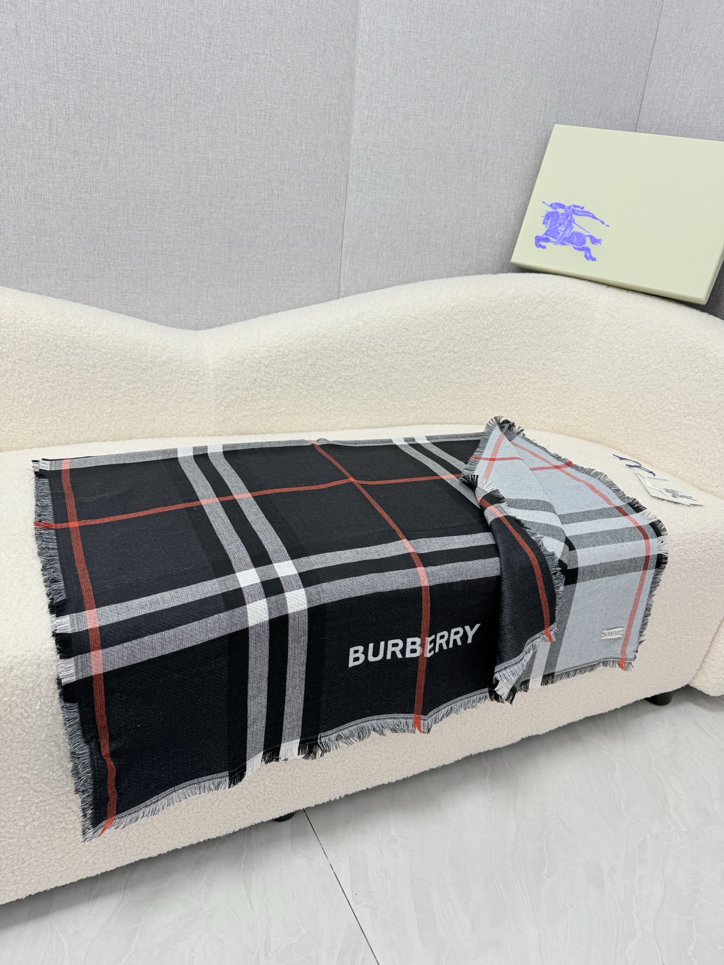 🆕 P🆕 。Bu家。 Bur难得尾单,Qc盯了一个月才拿出来的重磅极品好货,国内专柜没上的款,牛气满满TB系列限量款❗️ 🆕 P🆕 。Bu家。 Bur难得尾单,Qc盯了一个月才拿出来的重磅极品好货,国内专柜没上的款,牛气满满TB系列限量款❗️