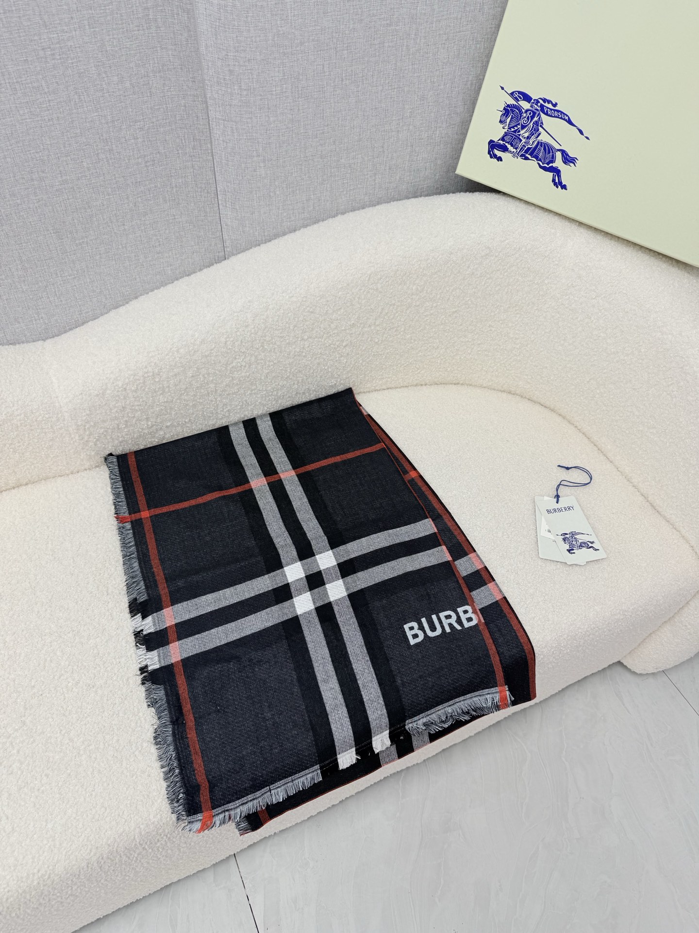 🆕 P🆕 。Bu家。 Bur难得尾单,Qc盯了一个月才拿出来的重磅极品好货,国内专柜没上的款,牛气满满TB系列限量款❗️ 🆕 P🆕 。Bu家。 Bur难得尾单,Qc盯了一个月才拿出来的重磅极品好货,国内专柜没上的款,牛气满满TB系列限量款❗️