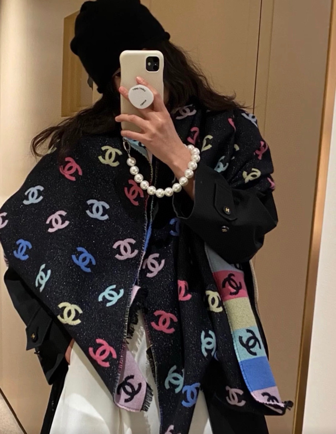 P。C家。欧阳娜娜同款小香24C🌈彩虹满logo围巾千万别错过一眼就爱上的[色]给秋冬增添一点色彩！说句实在话，这一款确