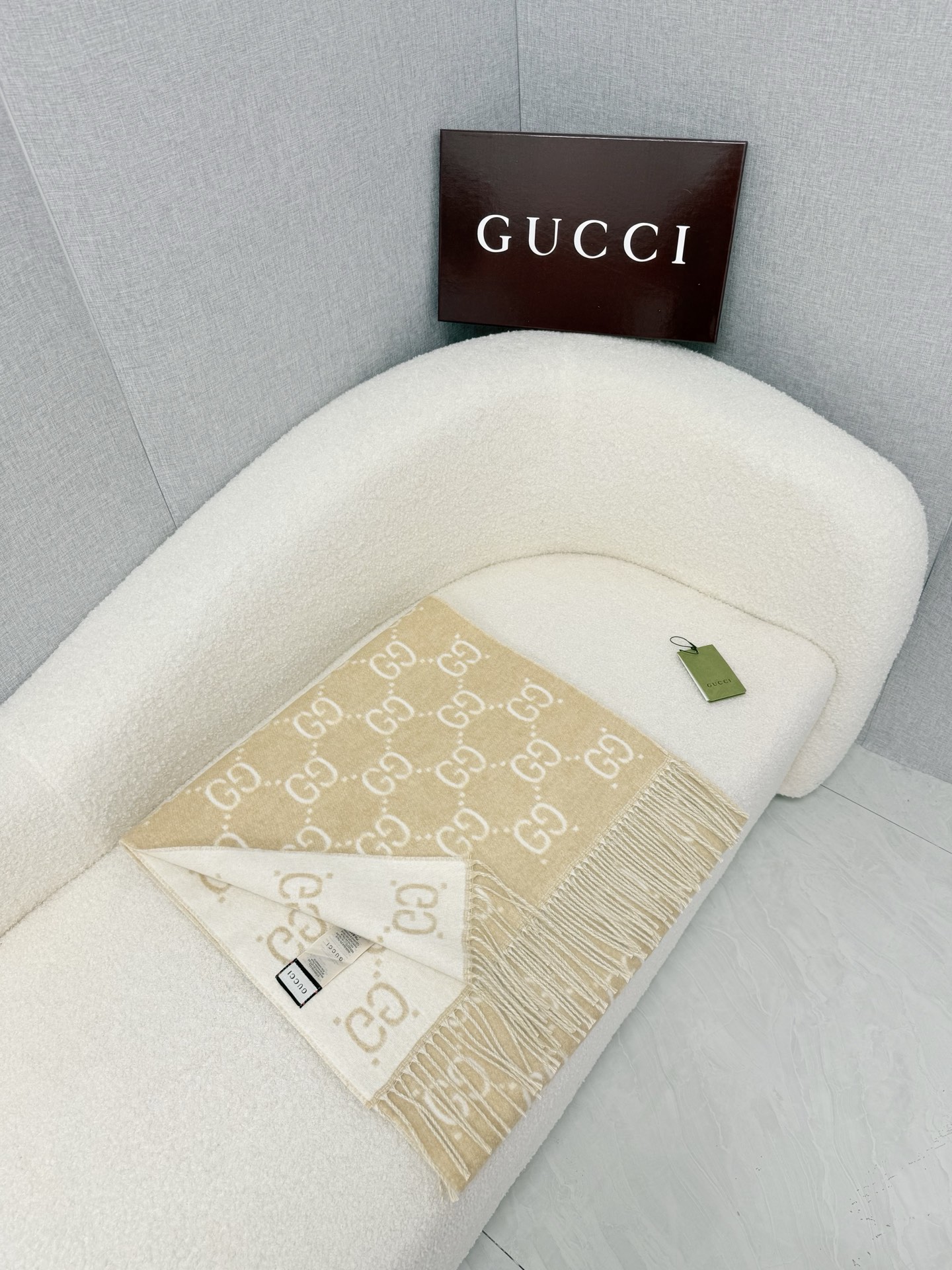 P。 Gu*ci最新ZG同步款‼️图案真的超级好看啊~就喜欢这种GG腔调!价格超级给力,福利推荐❤️ZG售k+❗️面料是 P。 Gu*ci最新ZG同步款‼️图案真的超级好看啊~就喜欢这种GG腔调!价格超级给力,福利推荐❤️ZG售k+❗️面料是