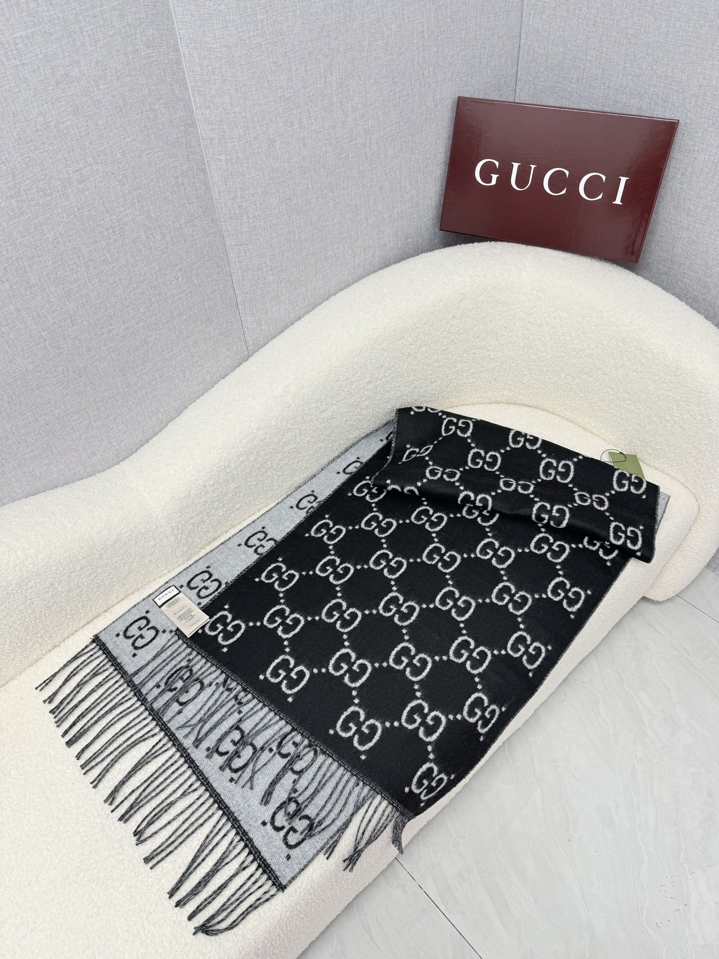 P。 Gu*ci最新ZG同步款‼️图案真的超级好看啊~就喜欢这种GG腔调!价格超级给力,福利推荐❤️ZG售k+❗️面料是 P。 Gu*ci最新ZG同步款‼️图案真的超级好看啊~就喜欢这种GG腔调!价格超级给力,福利推荐❤️ZG售k+❗️面料是