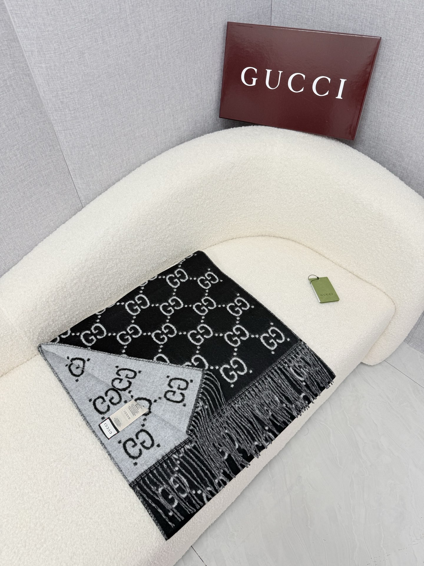 P。 Gu*ci最新ZG同步款‼️图案真的超级好看啊~就喜欢这种GG腔调!价格超级给力,福利推荐❤️ZG售k+❗️面料是 P。 Gu*ci最新ZG同步款‼️图案真的超级好看啊~就喜欢这种GG腔调!价格超级给力,福利推荐❤️ZG售k+❗️面料是