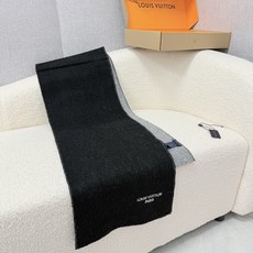 P。L家。【双面男士羊绒围巾】2个色!感觉有了它真心不会再爱了.QC手里扣下的.真正专柜正品.全部今年最新logo最新防 P。L家。【双面男士羊绒围巾】2个色!感觉有了它真心不会再爱了.QC手里扣下的.真正专柜正品.全部今年最新logo最新防