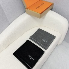 P。L家。【双面男士羊绒围巾】2个色!感觉有了它真心不会再爱了.QC手里扣下的.真正专柜正品.全部今年最新logo最新防 P。L家。【双面男士羊绒围巾】2个色!感觉有了它真心不会再爱了.QC手里扣下的.真正专柜正品.全部今年最新logo最新防