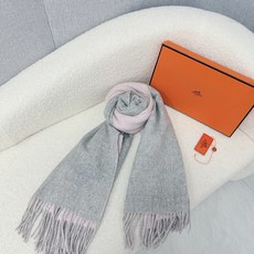 P。HERMES。【H经典双面大披肩-驼色配杏色】专柜1:1原版!Hermēs今年必须收的款【双色羊绒披肩】这批货为香港 P。HERMES。【H经典双面大披肩-驼色配杏色】专柜1:1原版!Hermēs今年必须收的款【双色羊绒披肩】这批货为香港