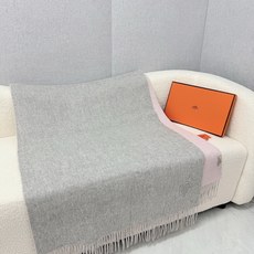 P。HERMES。【H经典双面大披肩-驼色配杏色】专柜1:1原版!Hermēs今年必须收的款【双色羊绒披肩】这批货为香港 P。HERMES。【H经典双面大披肩-驼色配杏色】专柜1:1原版!Hermēs今年必须收的款【双色羊绒披肩】这批货为香港