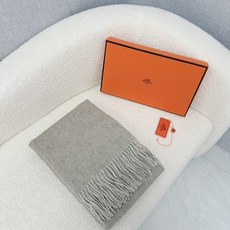 P。HERMES。【H经典双面大披肩-驼色配杏色】专柜1:1原版!Hermēs今年必须收的款【双色羊绒披肩】这批货为香港 P。HERMES。【H经典双面大披肩-驼色配杏色】专柜1:1原版!Hermēs今年必须收的款【双色羊绒披肩】这批货为香港