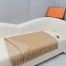 P。HERMES。【H经典双面大披肩-驼色配杏色】专柜1:1原版!Hermēs今年必须收的款【双色羊绒披肩】这批货为香港 P。HERMES。【H经典双面大披肩-驼色配杏色】专柜1:1原版!Hermēs今年必须收的款【双色羊绒披肩】这批货为香港