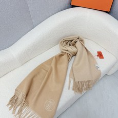 P。HERMES。【H经典双面大披肩-驼色配杏色】专柜1:1原版!Hermēs今年必须收的款【双色羊绒披肩】这批货为香港 P。HERMES。【H经典双面大披肩-驼色配杏色】专柜1:1原版!Hermēs今年必须收的款【双色羊绒披肩】这批货为香港