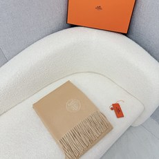 P。HERMES。【H经典双面大披肩-驼色配杏色】专柜1:1原版!Hermēs今年必须收的款【双色羊绒披肩】这批货为香港 P。HERMES。【H经典双面大披肩-驼色配杏色】专柜1:1原版!Hermēs今年必须收的款【双色羊绒披肩】这批货为香港