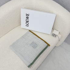 P。LOEWE。最新秋冬款,出口订单剩余!经典田字形四色拼色,完美对称风格设计 自带高贵气场 绝对是独有的魅力所在 简约 P。LOEWE。最新秋冬款,出口订单剩余!经典田字形四色拼色,完美对称风格设计 自带高贵气场 绝对是独有的魅力所在 简约