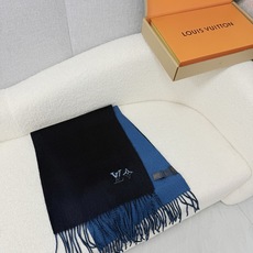 P。Louis Vuitton。 【刺绣羊绒围巾】怒赞自留,难得的高端男款!家属福利!L非常正的男士围巾~面料大爱,非常 P。Louis Vuitton。 【刺绣羊绒围巾】怒赞自留,难得的高端男款!家属福利!L非常正的男士围巾~面料大爱,非常