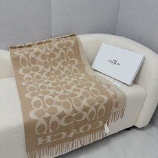 P。蔻驰。【高版】Coach经典C logo双面披肩也太好看了吧!不仅有颜值还有品质,97%羊毛+3%羊绒,手感超级软糯 P。蔻驰。【高版】Coach经典C logo双面披肩也太好看了吧!不仅有颜值还有品质,97%羊毛+3%羊绒,手感超级软糯