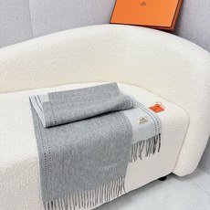 P。H家。【双面男士羊绒围巾】3个色!感觉有了它真心不会再爱了.QC手里扣下的.真正专柜正品.全部今年最新logo最新防 P。H家。【双面男士羊绒围巾】3个色!感觉有了它真心不会再爱了.QC手里扣下的.真正专柜正品.全部今年最新logo最新防