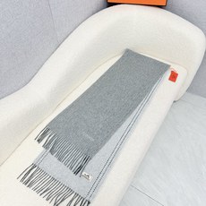 P。H家。【双面男士羊绒围巾】3个色!感觉有了它真心不会再爱了.QC手里扣下的.真正专柜正品.全部今年最新logo最新防 P。H家。【双面男士羊绒围巾】3个色!感觉有了它真心不会再爱了.QC手里扣下的.真正专柜正品.全部今年最新logo最新防