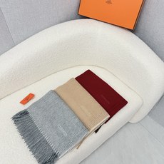 P。H家。【双面男士羊绒围巾】3个色!感觉有了它真心不会再爱了.QC手里扣下的.真正专柜正品.全部今年最新logo最新防 P。H家。【双面男士羊绒围巾】3个色!感觉有了它真心不会再爱了.QC手里扣下的.真正专柜正品.全部今年最新logo最新防