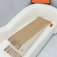 P。H家。【双面男士羊绒围巾】3个色!感觉有了它真心不会再爱了.QC手里扣下的.真正专柜正品.全部今年最新logo最新防 P。H家。【双面男士羊绒围巾】3个色!感觉有了它真心不会再爱了.QC手里扣下的.真正专柜正品.全部今年最新logo最新防