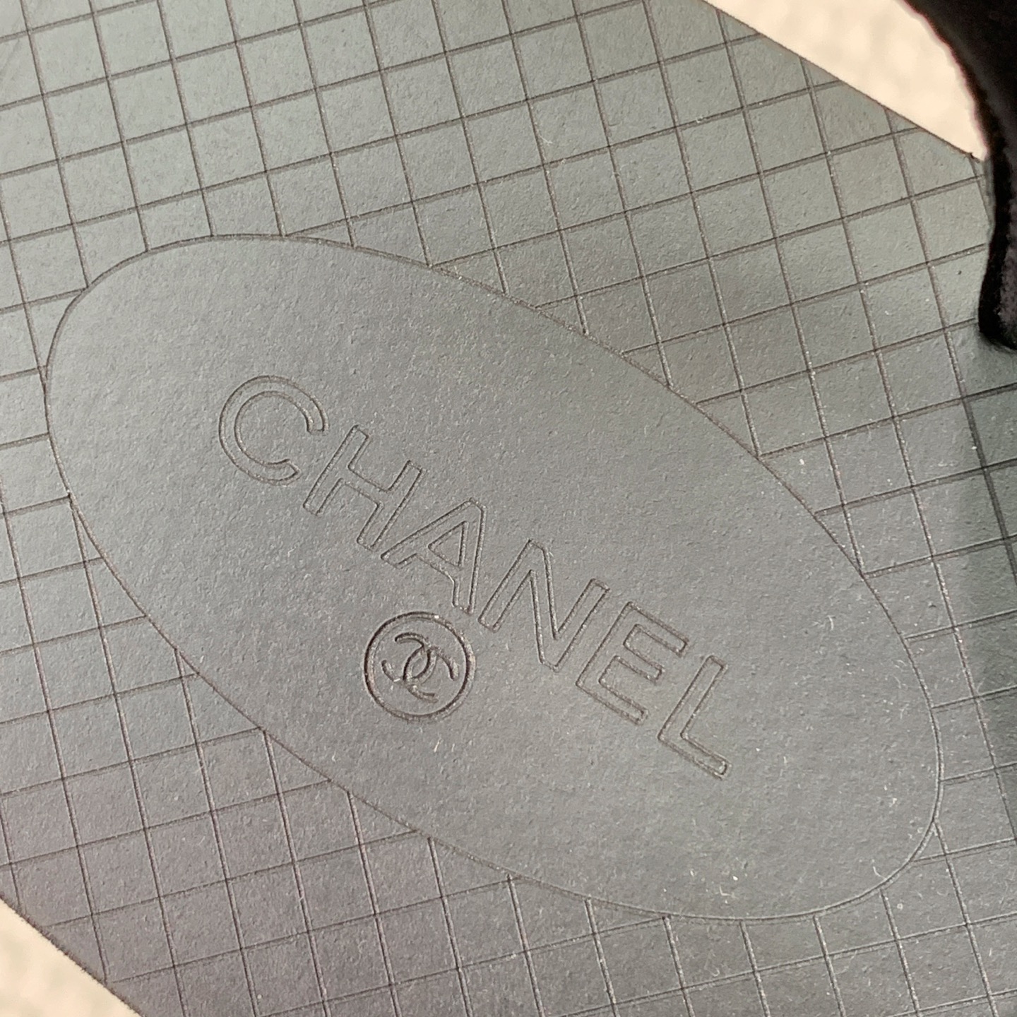 🔸Chan*l🔸魔术贴凉鞋。浓浓的中古典雅气息。上脚轻便舒适。
码数：35-42（40、41、42定制不