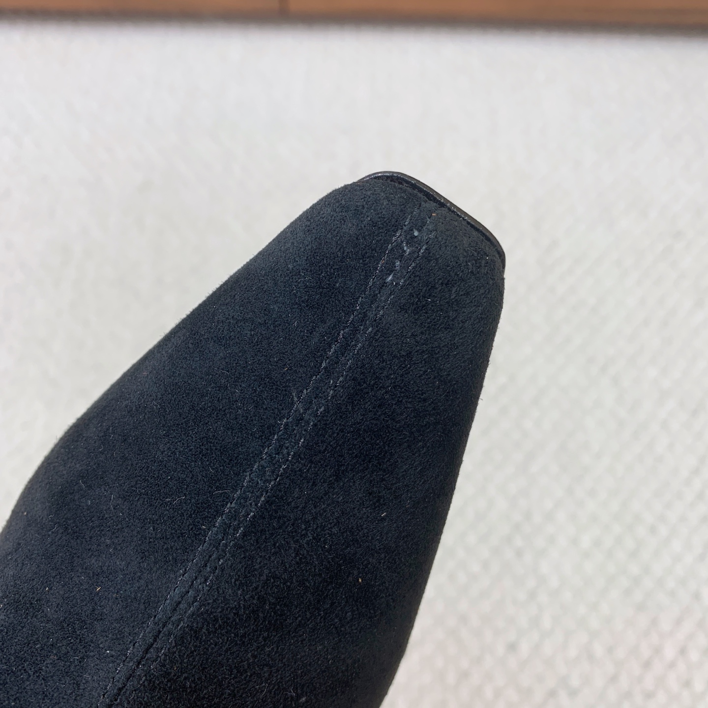 【Sain* Laure*】高跟短靴。上脚舒适，简约百搭，显腿瘦又女神范十足。材质：鞋面牛皮和羊京。羊皮