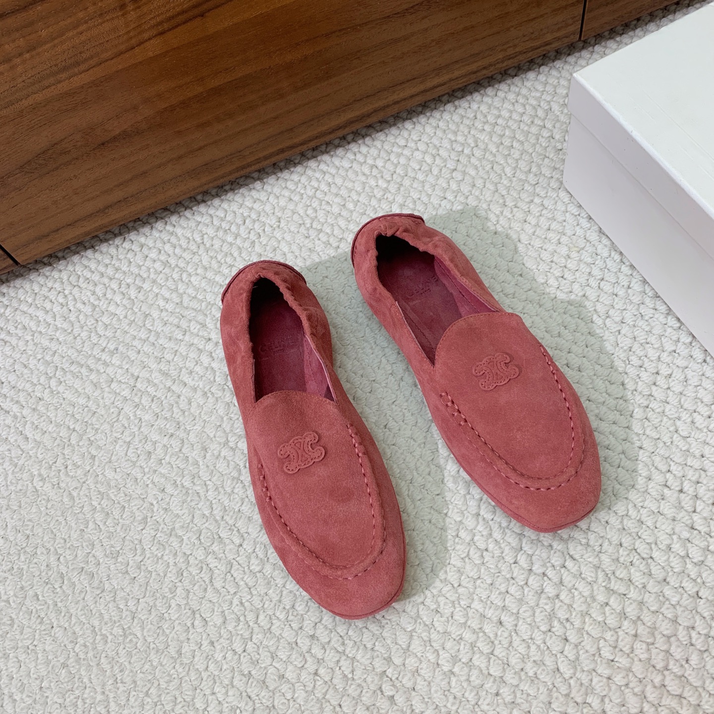 🔸CELI*E🔸乐福鞋。设计风格非常新颖、原版一比一定制！面料羊京、牛皮。原版大底。码数：35-41（4