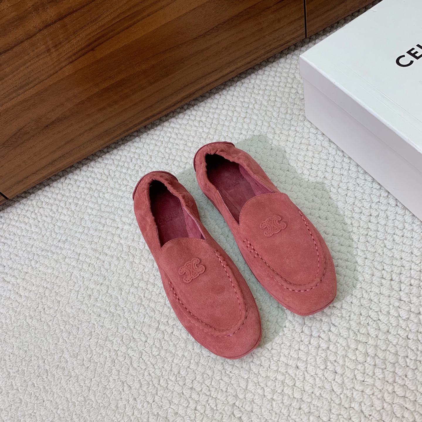 🔸CELI*E🔸乐福鞋。设计风格非常新颖、原版一比一定制！面料羊京、牛皮。原版大底。码数：35-41（4