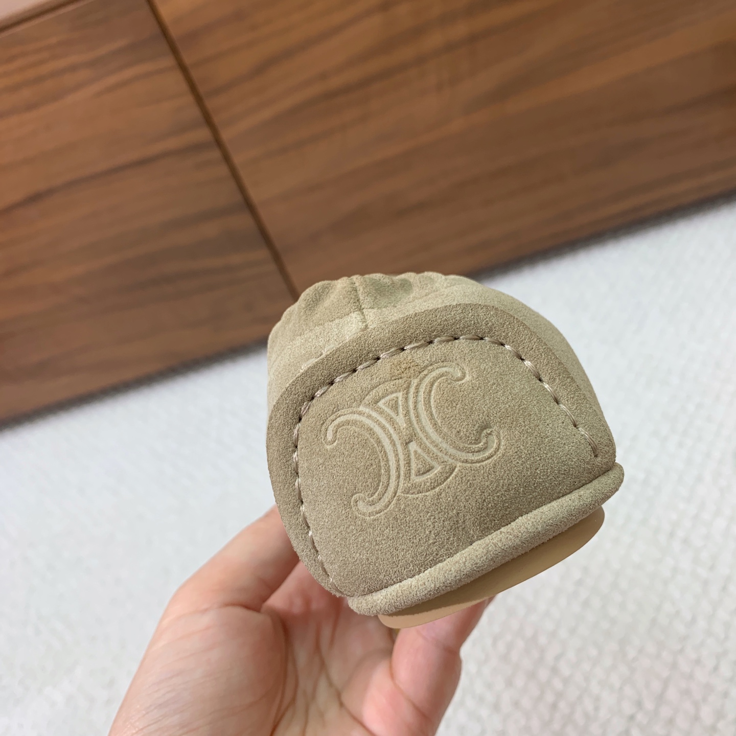 🔸CELI*E🔸乐福鞋。设计风格非常新颖、原版一比一定制！面料羊京、牛皮。原版大底。码数：35-41（4