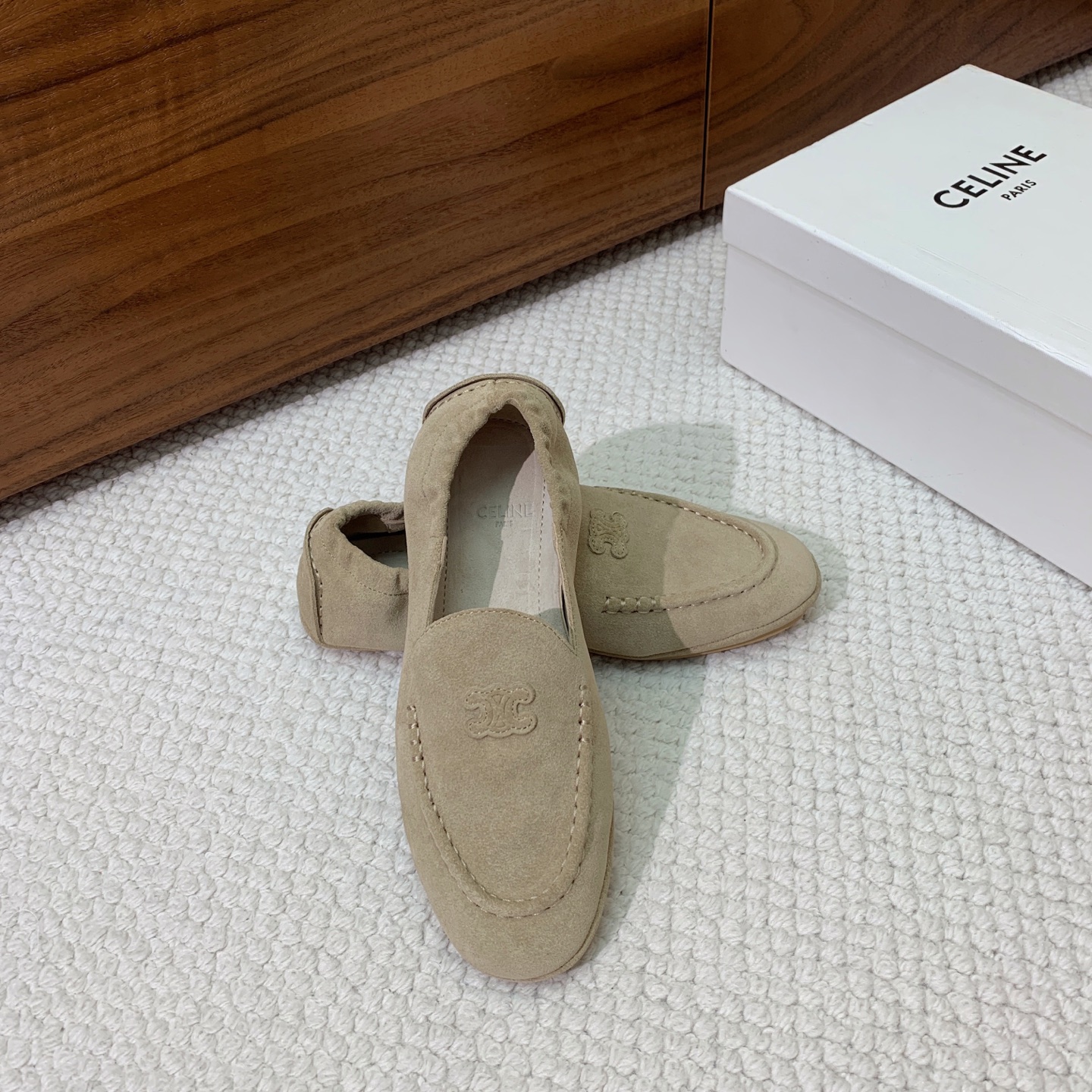 🔸CELI*E🔸乐福鞋。设计风格非常新颖、原版一比一定制！面料羊京、牛皮。原版大底。码数：35-41（4