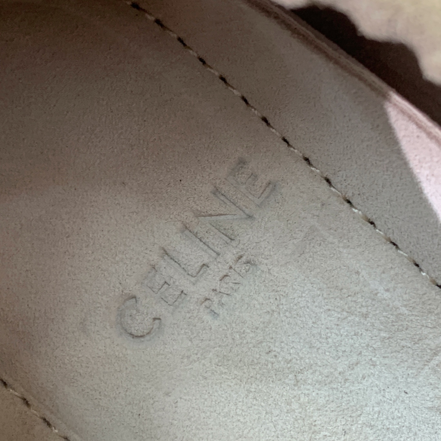 🔸CELI*E🔸乐福鞋。设计风格非常新颖、原版一比一定制！面料羊京、牛皮。原版大底。码数：35-41（4