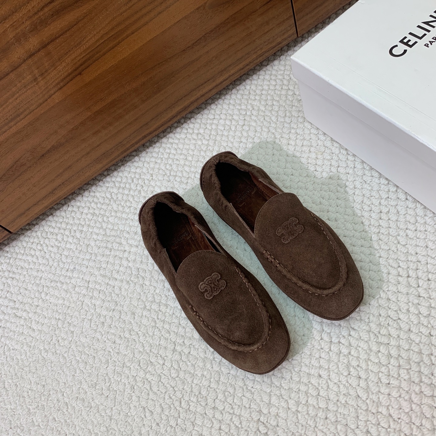 🔸CELI*E🔸乐福鞋。设计风格非常新颖、原版一比一定制！面料羊京、牛皮。原版大底。码数：35-41（4