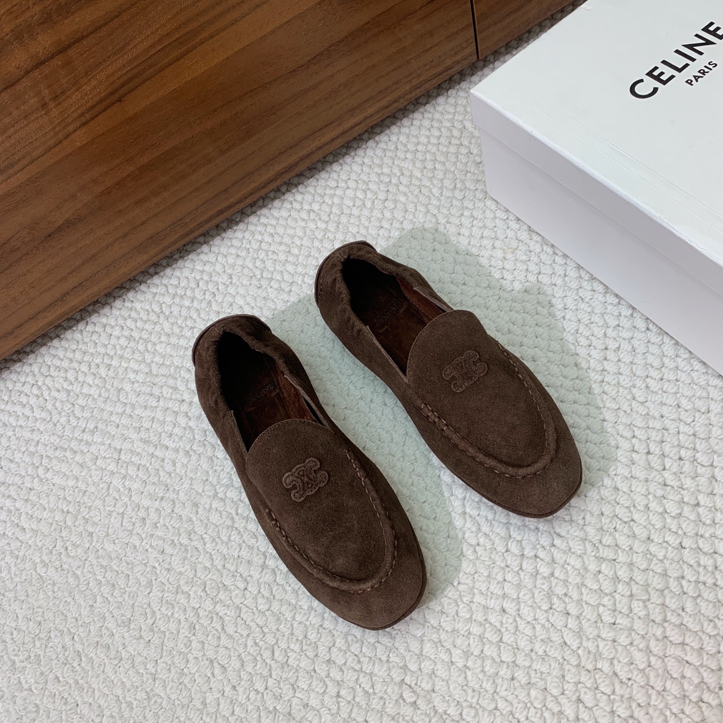 🔸CELI*E🔸乐福鞋。设计风格非常新颖、原版一比一定制！面料羊京、牛皮。原版大底。码数：35-41（4