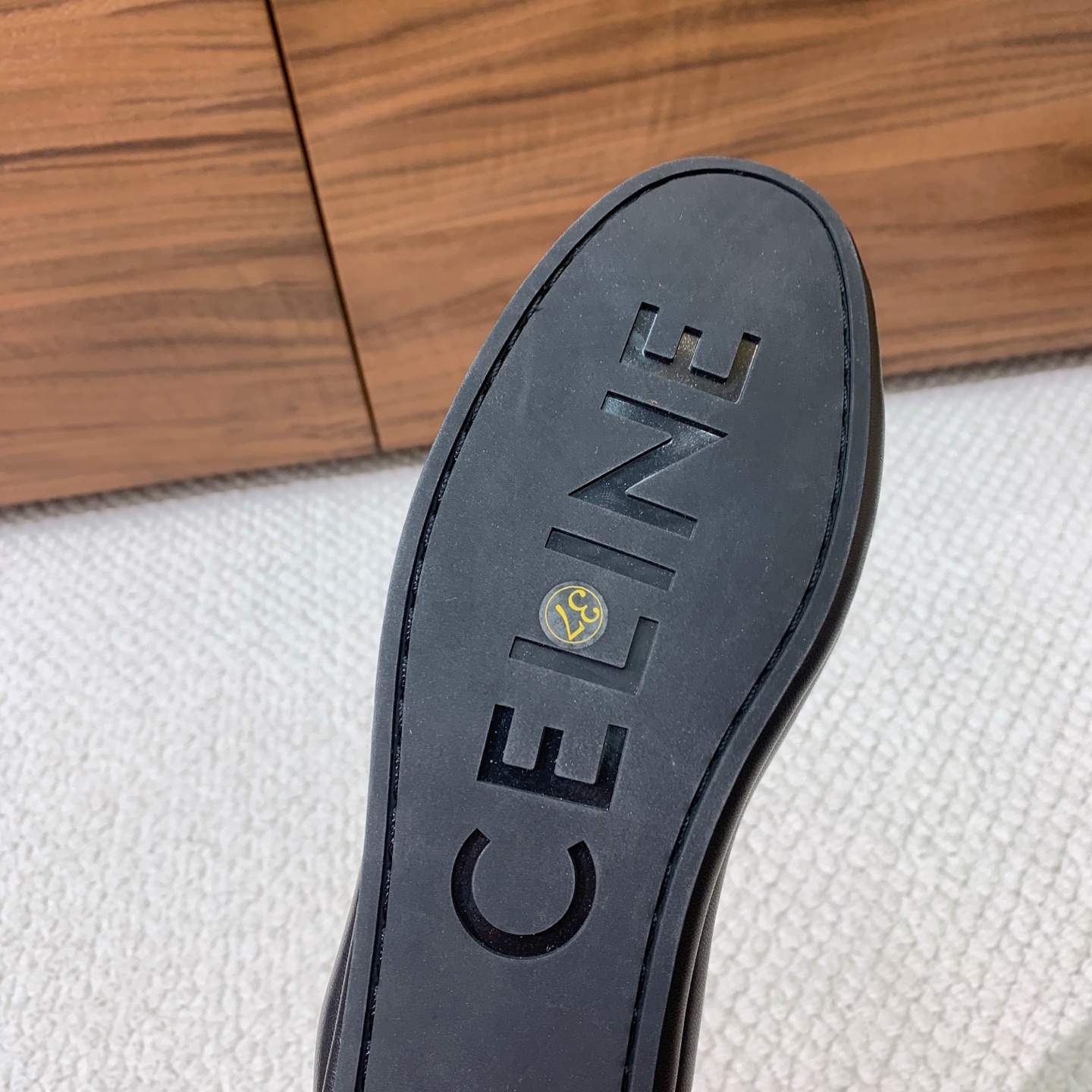 🔸CELI*E🔸乐福鞋。设计风格非常新颖、原版一比一定制！面料羊京、牛皮。原版大底。码数：35-41（4