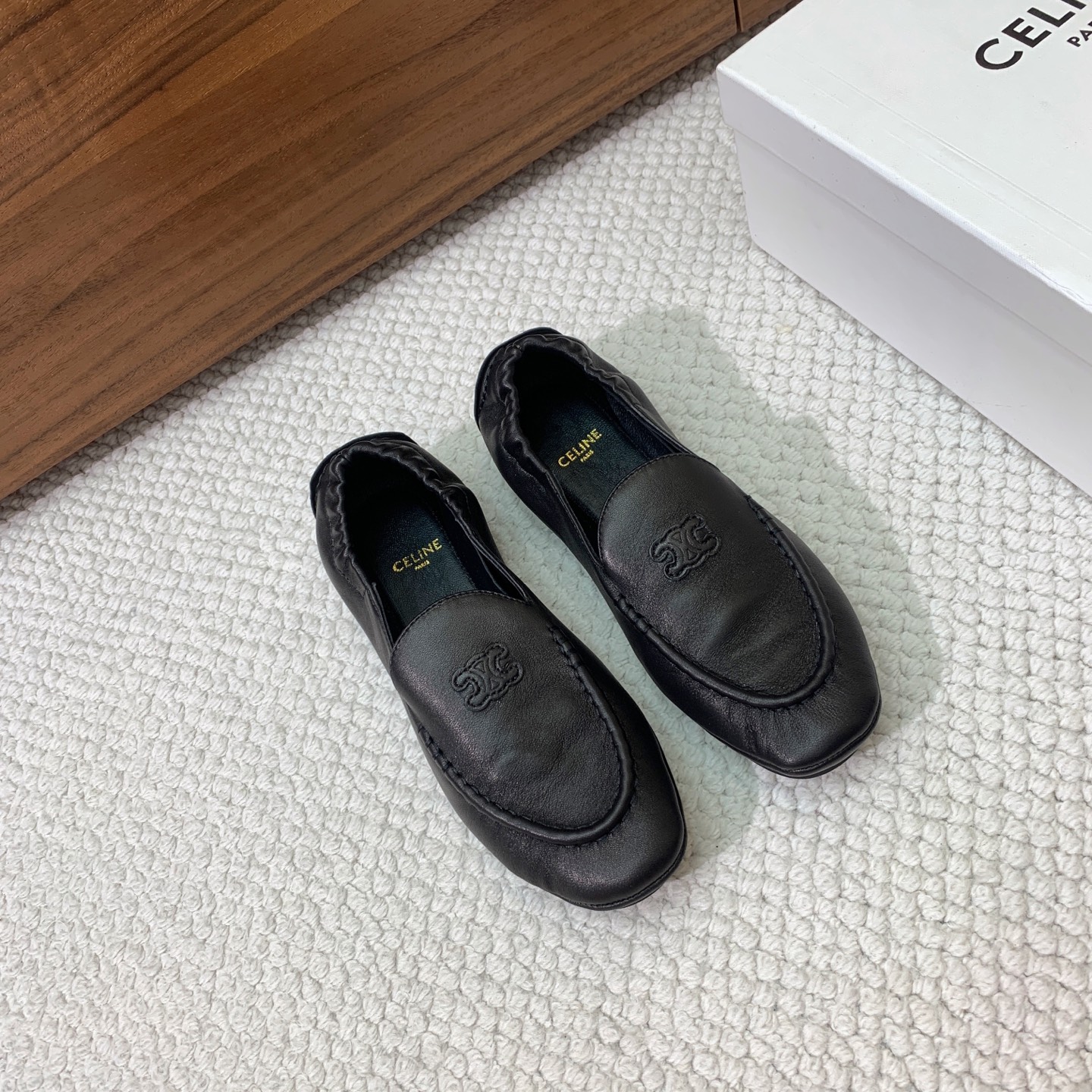 🔸CELI*E🔸乐福鞋。设计风格非常新颖、原版一比一定制！面料羊京、牛皮。原版大底。码数：35-41（4