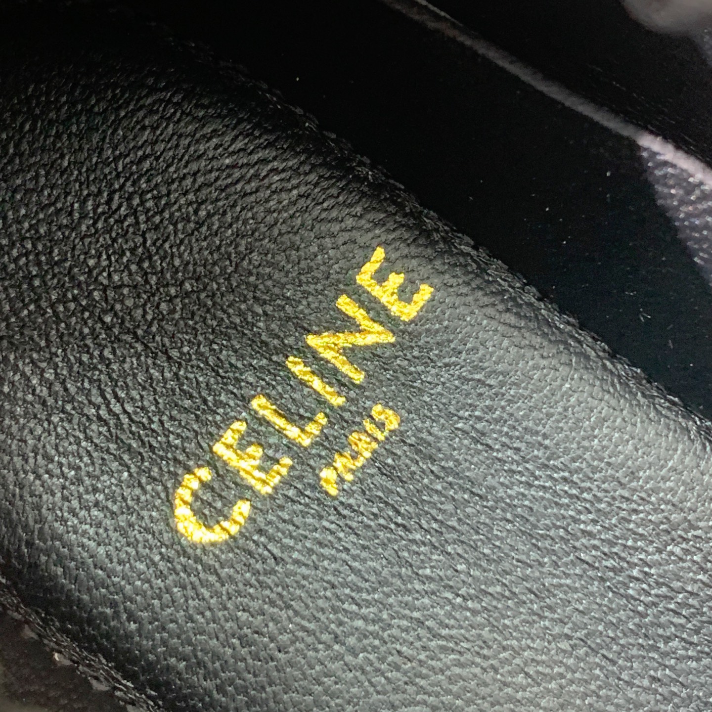 🔸CELI*E🔸乐福鞋。设计风格非常新颖、原版一比一定制！面料羊京、牛皮。原版大底。码数：35-41（4