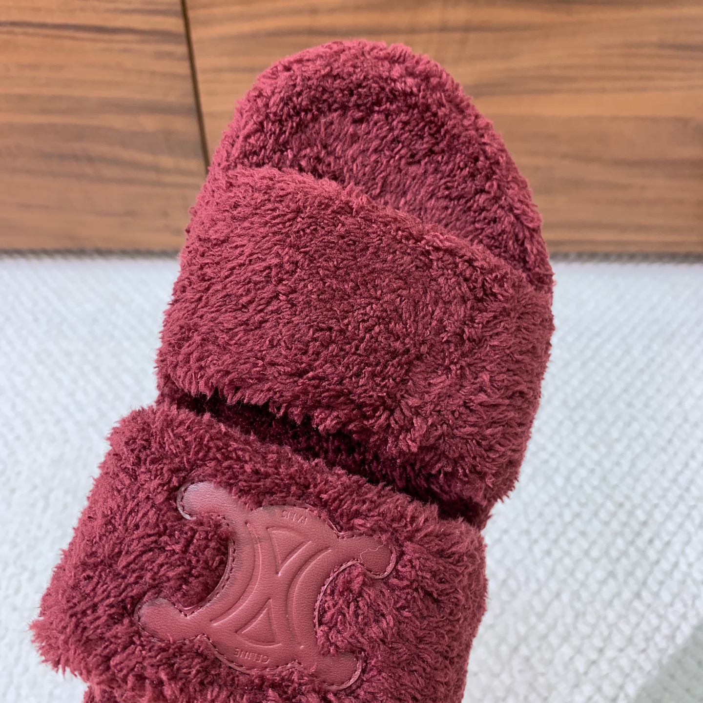 🔸CELI*E🔸毛毛拖鞋。鞋面原版一致的毛巾布。大底我们选用的是与原版一样的TPU材质底片耐磨防滑！！码