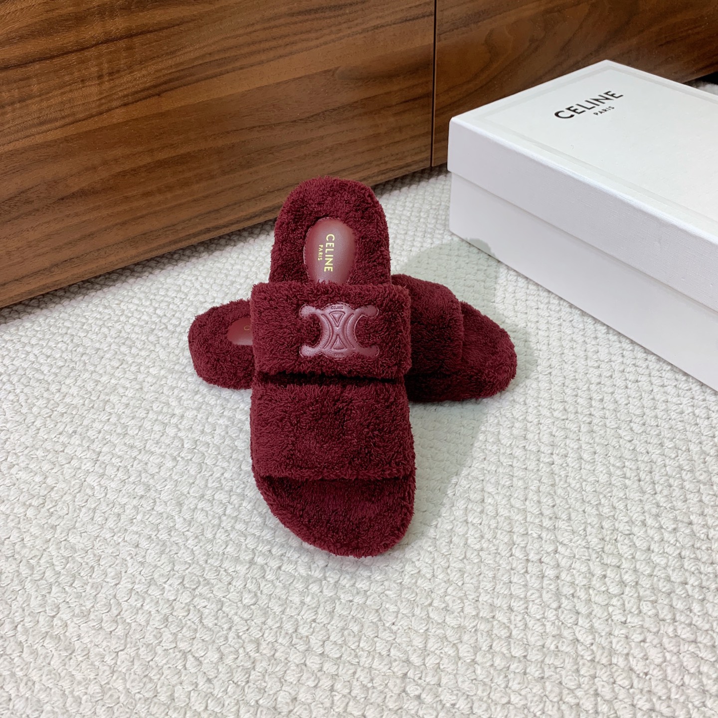 🔸CELI*E🔸毛毛拖鞋。鞋面原版一致的毛巾布。大底我们选用的是与原版一样的TPU材质底片耐磨防滑！！码