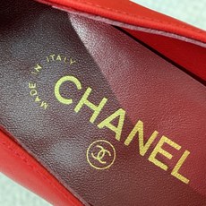 🔸Chan*l🔸拼色方头单鞋。不管是通勤还是约会都能轻松拿捏,不同配色解锁不同风格,每一帧都是精致氛围感。鞋面漆皮、牛皮 🔸Chan*l🔸拼色方头单鞋。不管是通勤还是约会都能轻松拿捏,不同配色解锁不同风格,每一帧都是精致氛围感。鞋面漆皮、牛皮