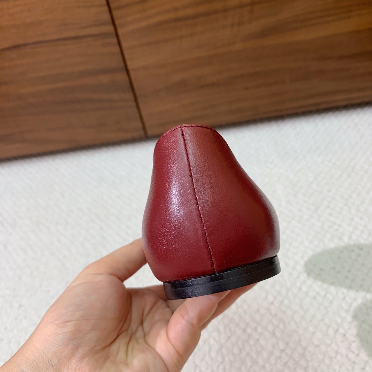 🔸Chan*l🔸平底单鞋。超多网红博主穿搭，绝对是凹造型神器。鞋面牛皮。羊皮垫脚，真皮大底。 码数：35-41（40、4