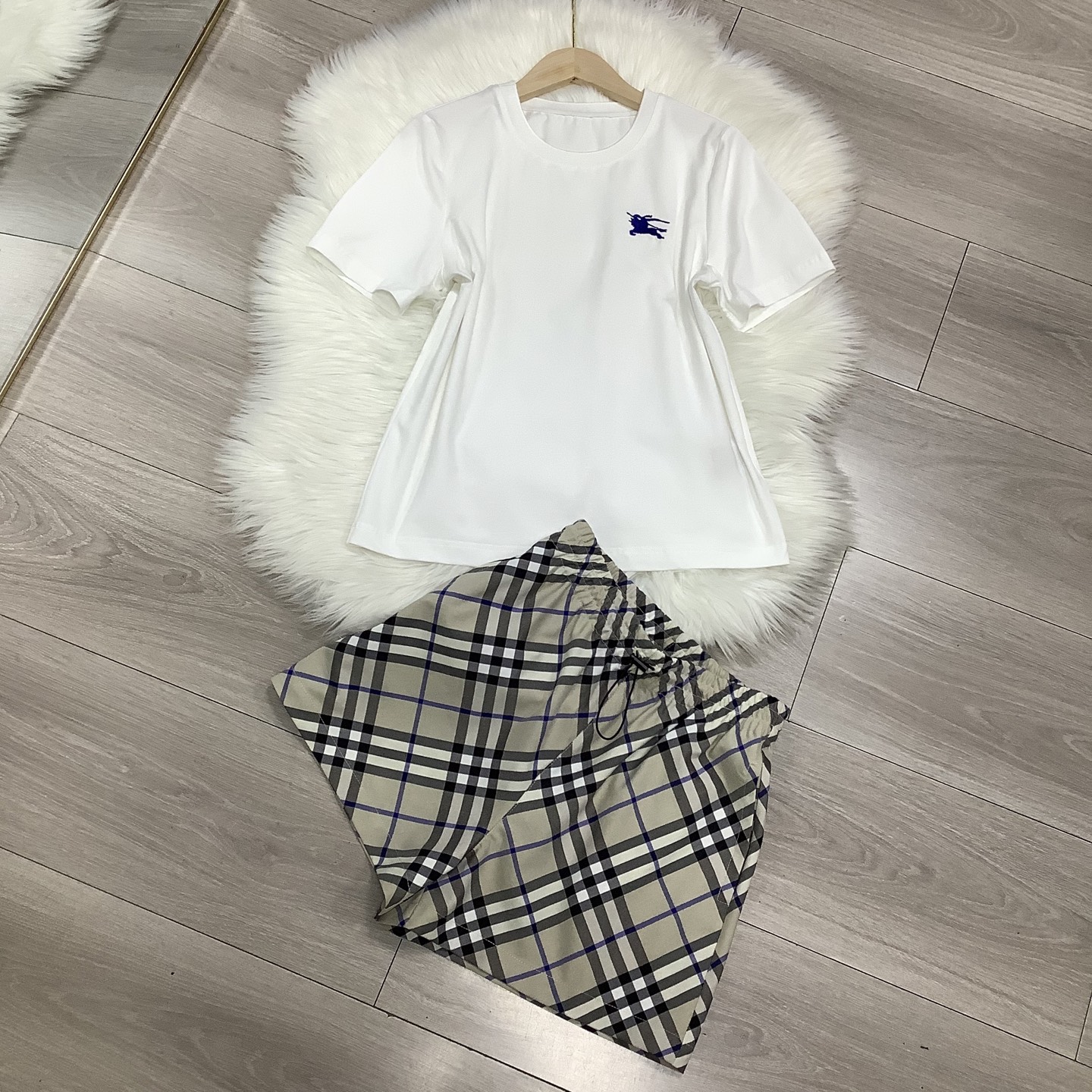 High-Quality Women’s Clothes: Summer T-Shirts with Heavy Embroidery and Stylish Fabrics - 图片 6