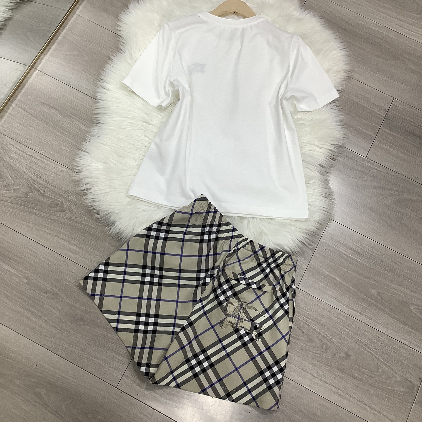 High-Quality Women’s Clothes: Summer T-Shirts with Heavy Embroidery and Stylish Fabrics - 图片 7